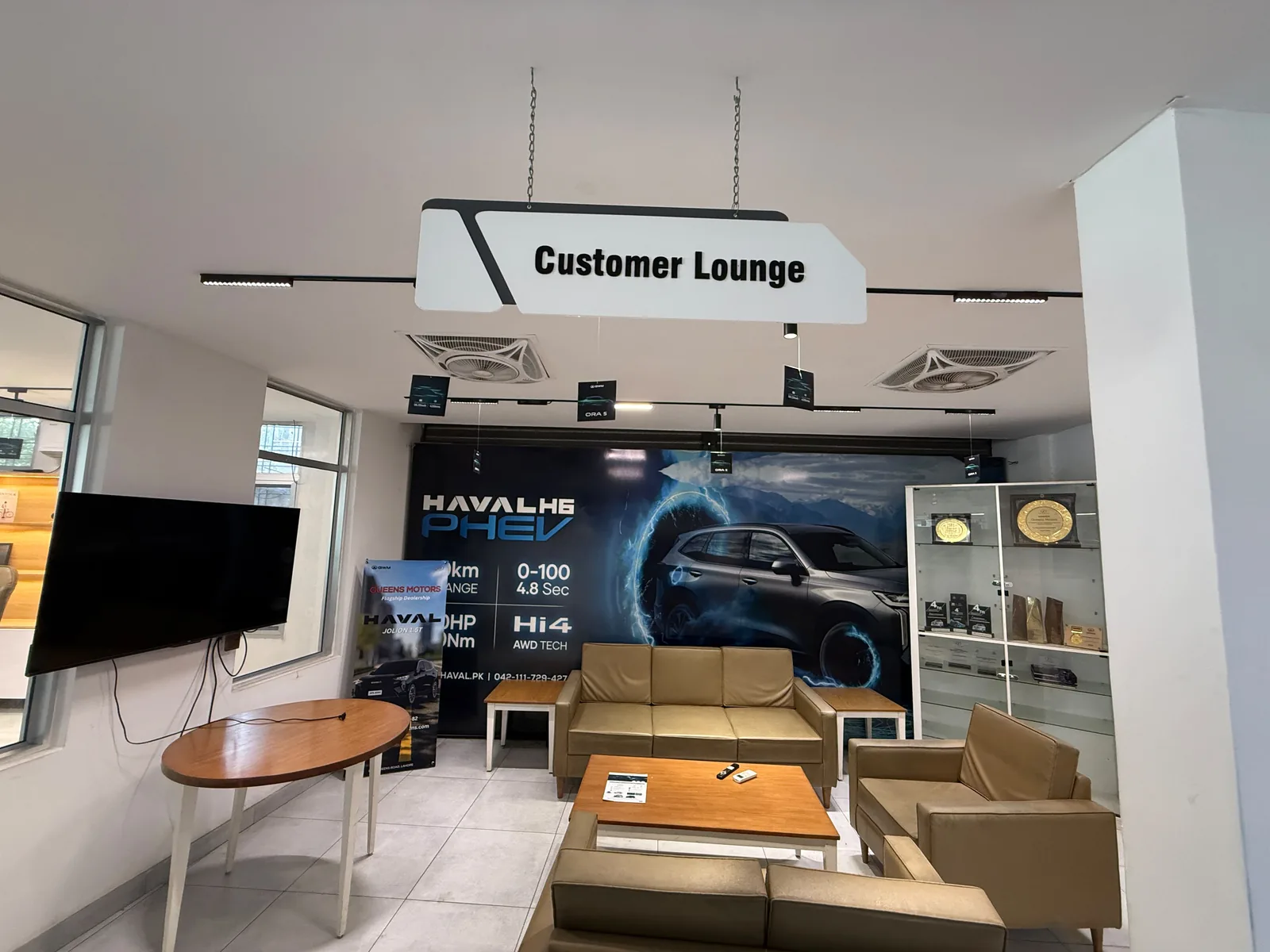 Handover lounge